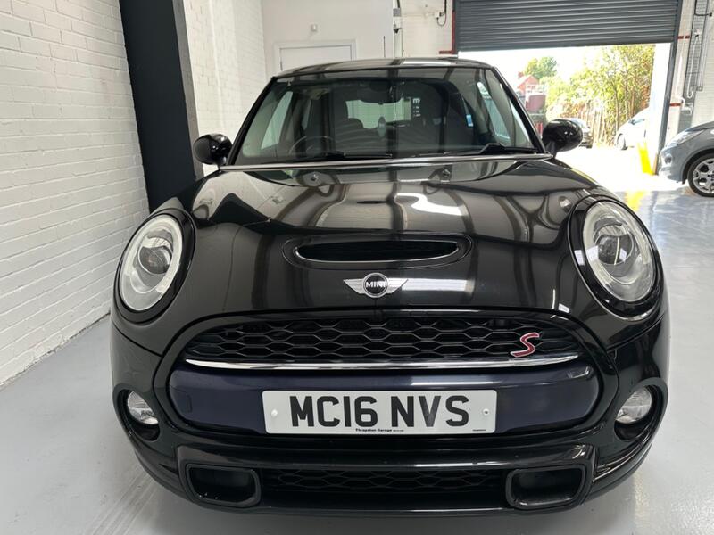 MINI HATCH