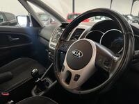 KIA VENGA