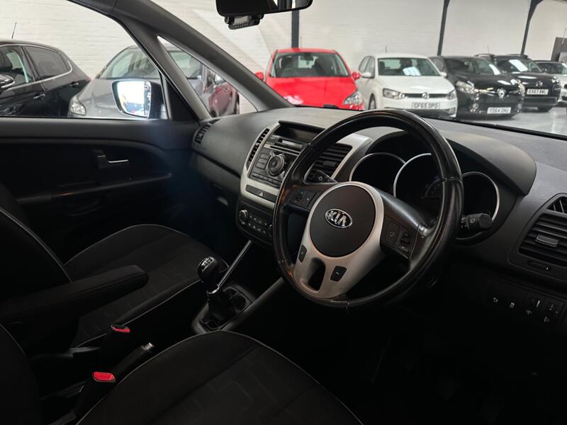KIA VENGA