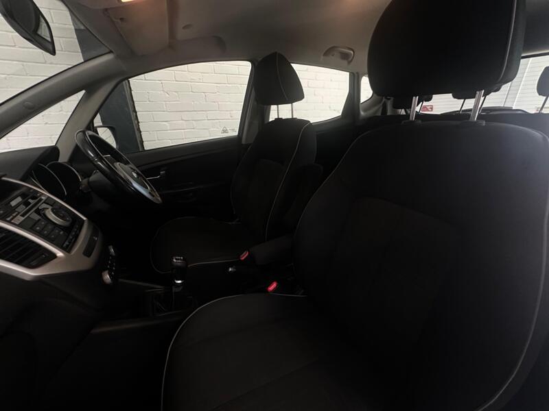KIA VENGA