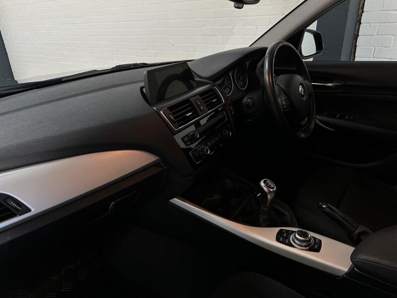 BMW 1 SERIES