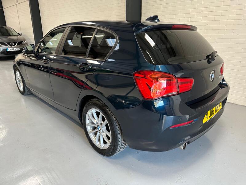 BMW 1 SERIES
