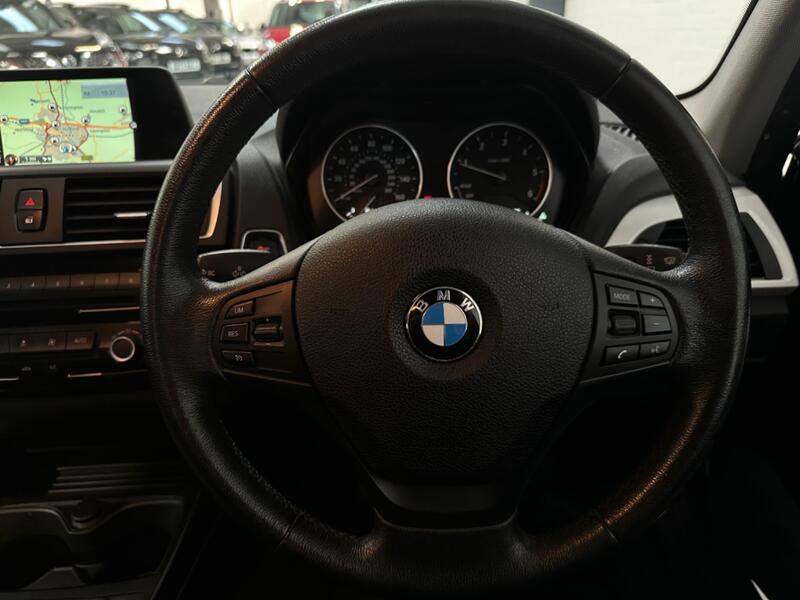 BMW 1 SERIES