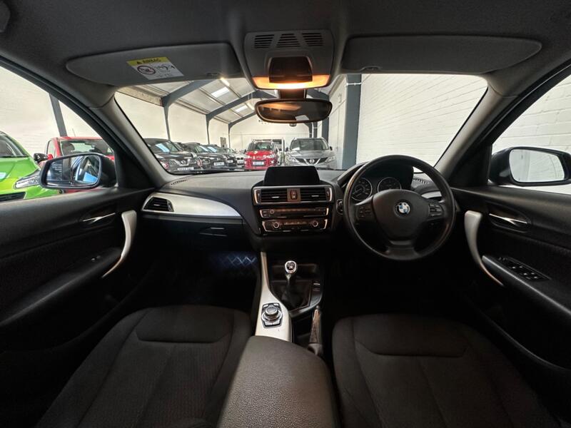 BMW 1 SERIES