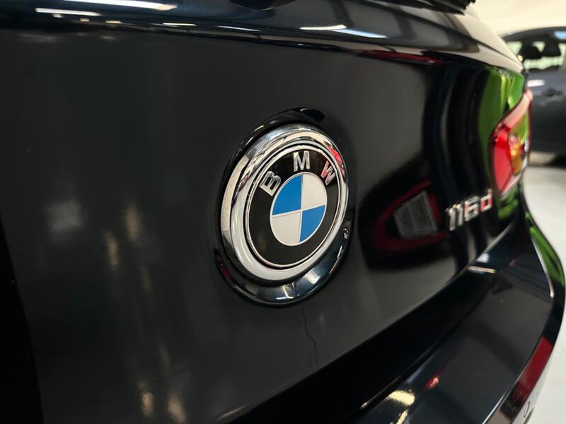 BMW 1 SERIES