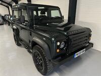LAND ROVER DEFENDER 90