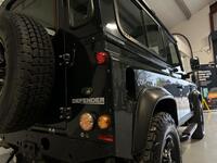 LAND ROVER DEFENDER 90