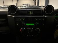LAND ROVER DEFENDER 90