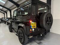 LAND ROVER DEFENDER 90