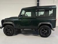 LAND ROVER DEFENDER 90