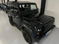LAND ROVER DEFENDER 90