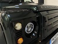 LAND ROVER DEFENDER 90