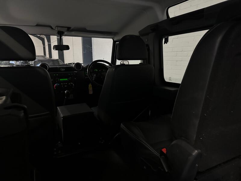 LAND ROVER DEFENDER 90