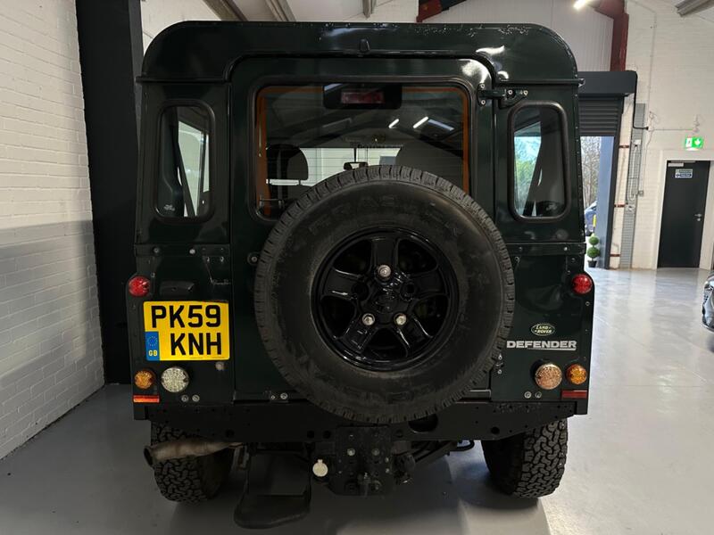 LAND ROVER DEFENDER 90