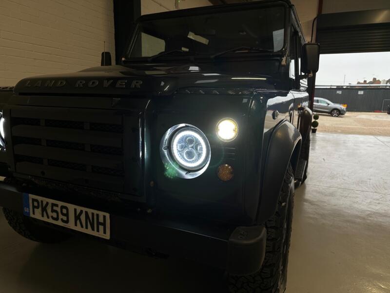 LAND ROVER DEFENDER 90