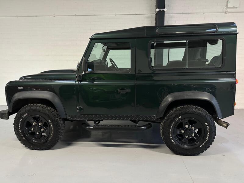 LAND ROVER DEFENDER 90