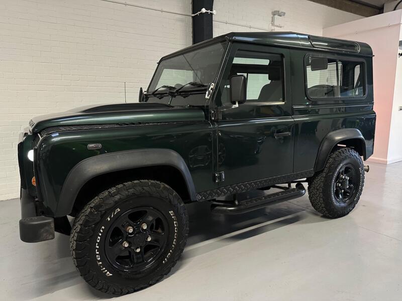 LAND ROVER DEFENDER 90