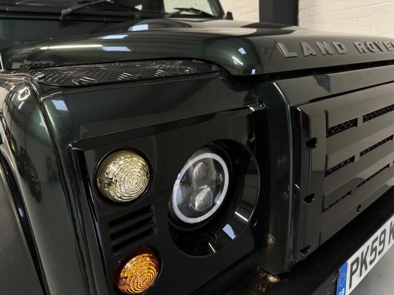 LAND ROVER DEFENDER 90