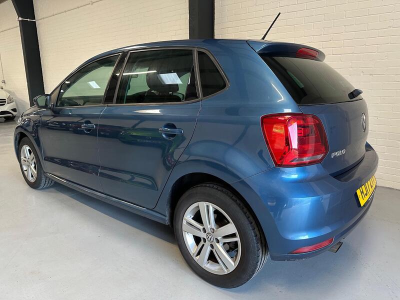VOLKSWAGEN POLO