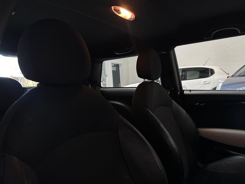 MINI HATCH