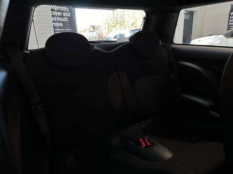 MINI HATCH