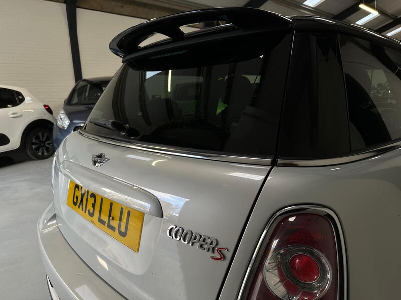 MINI HATCH