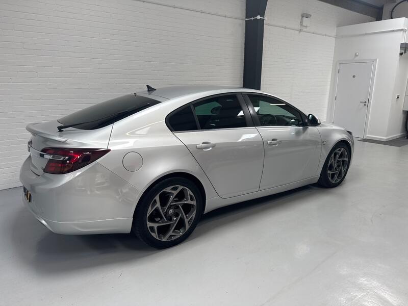 VAUXHALL INSIGNIA