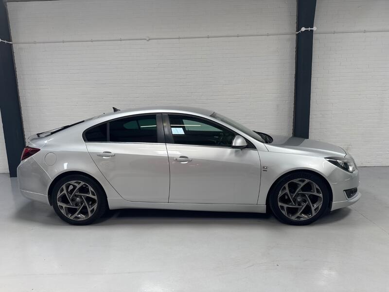 VAUXHALL INSIGNIA