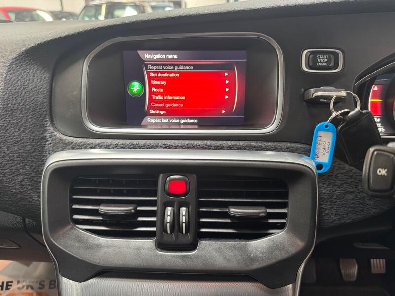 VOLVO V40