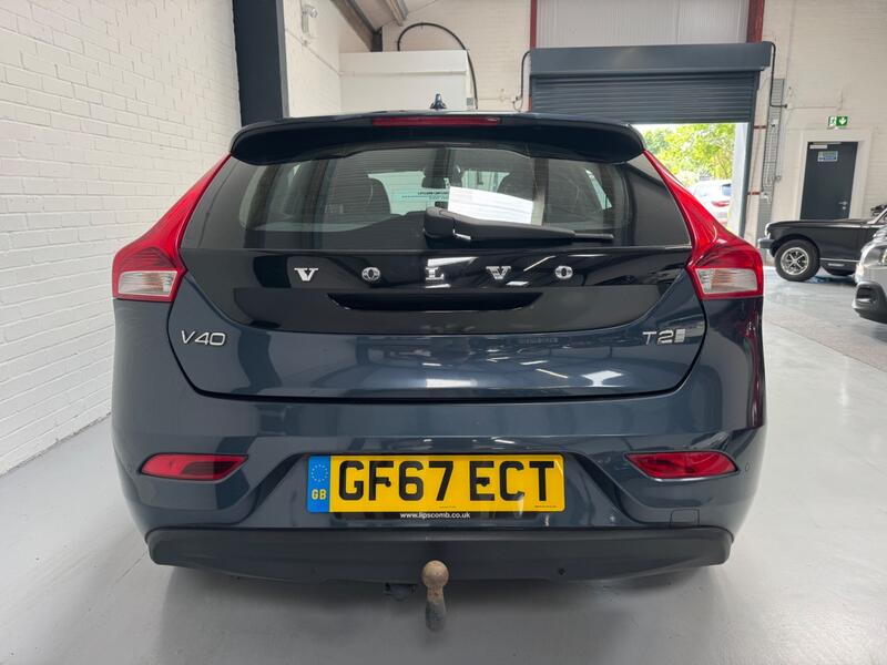 VOLVO V40