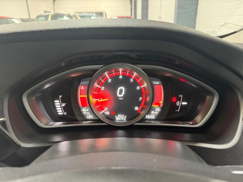 VOLVO V40