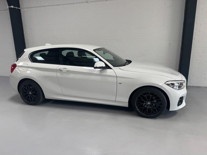 BMW 1 SERIES